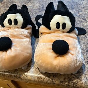 Vintage Goofy Disney Slippers